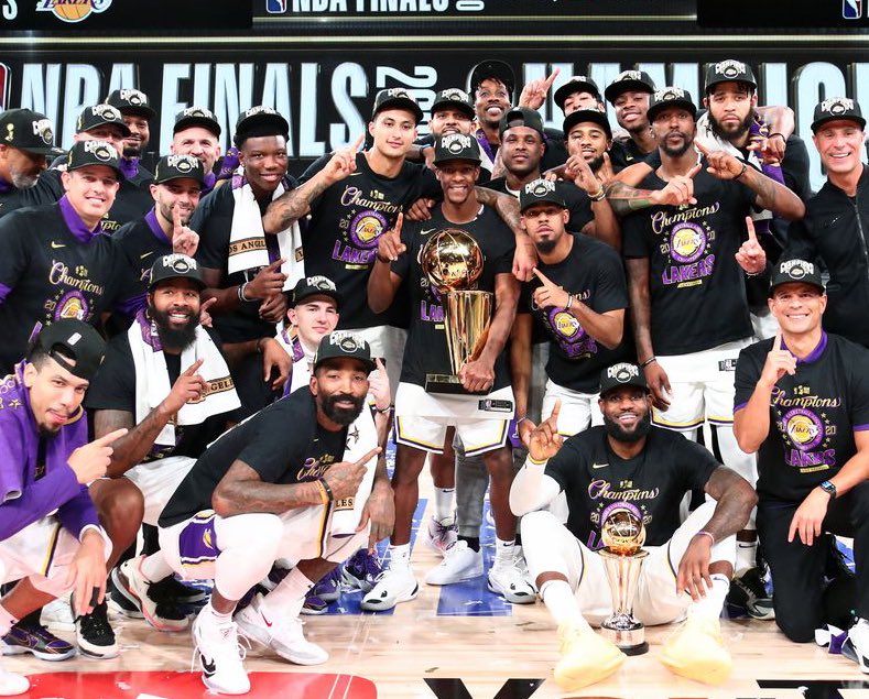 LakeShowYo tweet media