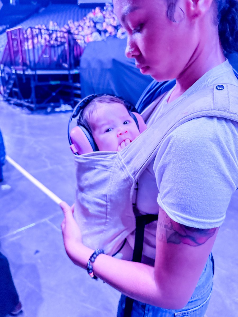manhsio's tweet photo. When you’re nursing and your baby refuses to take a bottle, you bring her with you. Been to every @carrieunderwood tour and wasn’t going to miss this one! And Eevee did great during the concert 😊 #DenimAndRhinestonesTour https://t.co/Qm60yVACGR