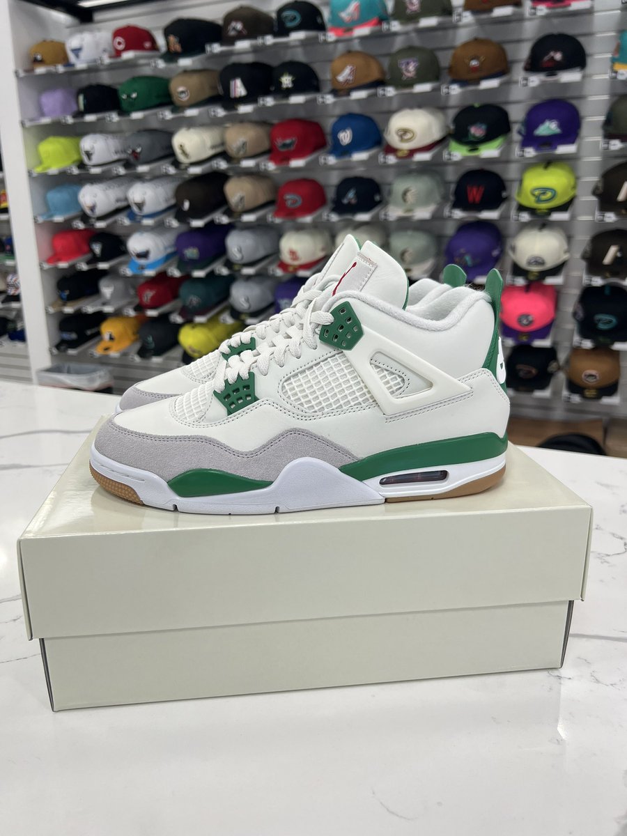 Roszko72's tweet photo. Sneaker of the Year??? https://t.co/nTTg9JDhOa
