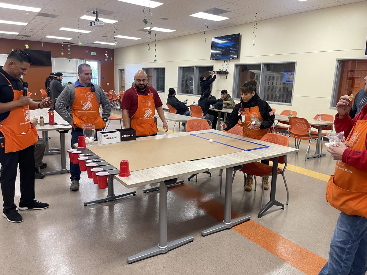 DoraJ_RDC's tweet image. Having fun at work playing drop cup with awesomeness peeps!! I love my job!!❤️ @rayray5641 @JavierTHD5087 @Gladys_5087APS @RobLo5087 @david
