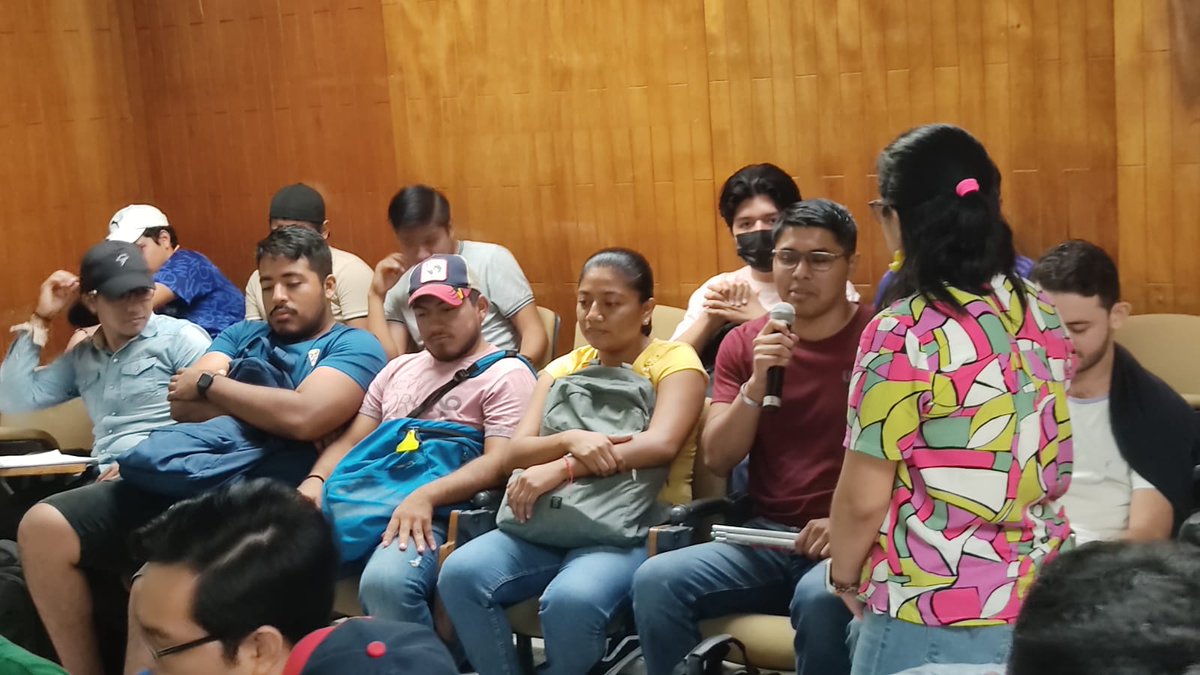 SEDEC_Tab's tweet photo. #SEDECinforma | Mediante la Dirección de Emprendimiento, en colaboración del @TecNMCampusVhsa, se realizó el taller avalado por #google #IamRemakable con el fin de brindar a estudiantes herramientas para su desarrollo profesional.💡
#emprendedores #Tabasco https://t.co/ZbOLzpJdB2