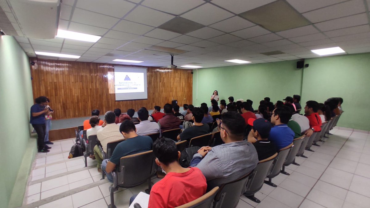 SEDEC_Tab's tweet photo. #SEDECinforma | Mediante la Dirección de Emprendimiento, en colaboración del @TecNMCampusVhsa, se realizó el taller avalado por #google #IamRemakable con el fin de brindar a estudiantes herramientas para su desarrollo profesional.💡
#emprendedores #Tabasco https://t.co/ZbOLzpJdB2