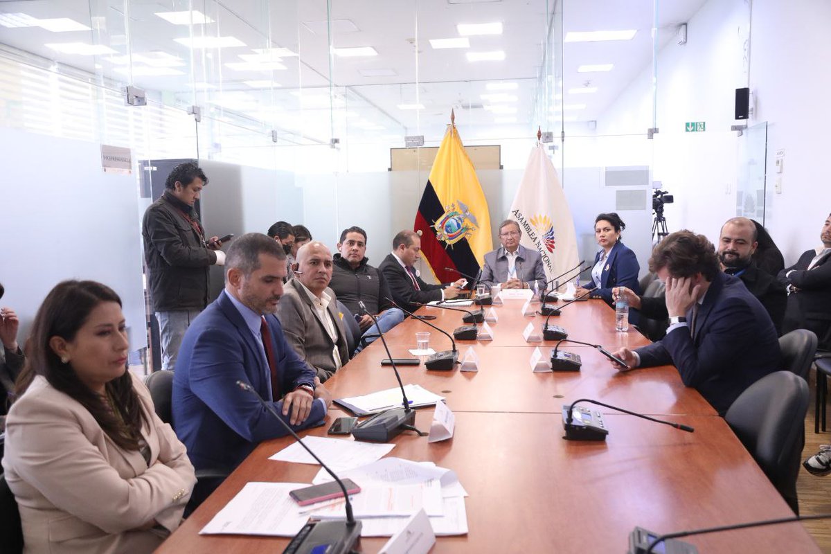 En <a href="/soberanialimen/">Soberanía Alimentaria</a>, los comisionados exigen respuestas positivas e inmediatez para la aprobación del reglamento de transporte comunitario rural, porque la ciudadanía afectada necesita una realidad mejor.