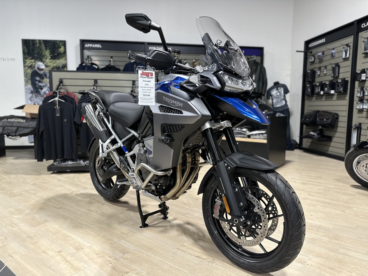 JPC_Campus's tweet photo. Are you dreading yet another visit to the gas pump?
With the Triumph Tiger 1200 GT Explorer and its range-topping 7.9 US gallon tank, you'll spend less time at the pump and more time exploring the open road in style. 

Shop now: https://t.co/IhmdGMktg9

#Triumph #bike #ForTheRide https://t.co/mflGz2n1mJ
