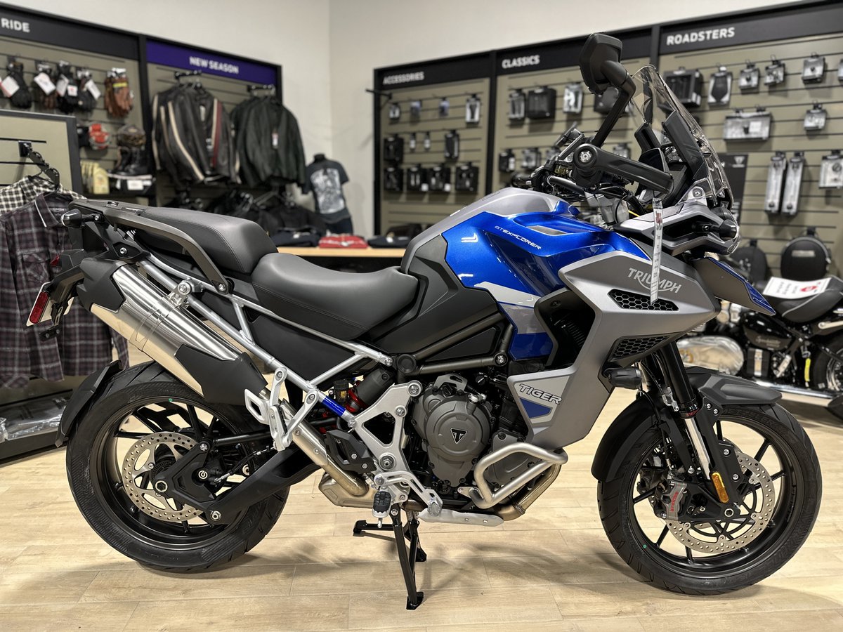 JPC_Campus's tweet photo. Are you dreading yet another visit to the gas pump?
With the Triumph Tiger 1200 GT Explorer and its range-topping 7.9 US gallon tank, you'll spend less time at the pump and more time exploring the open road in style. 

Shop now: https://t.co/IhmdGMktg9

#Triumph #bike #ForTheRide https://t.co/mflGz2n1mJ