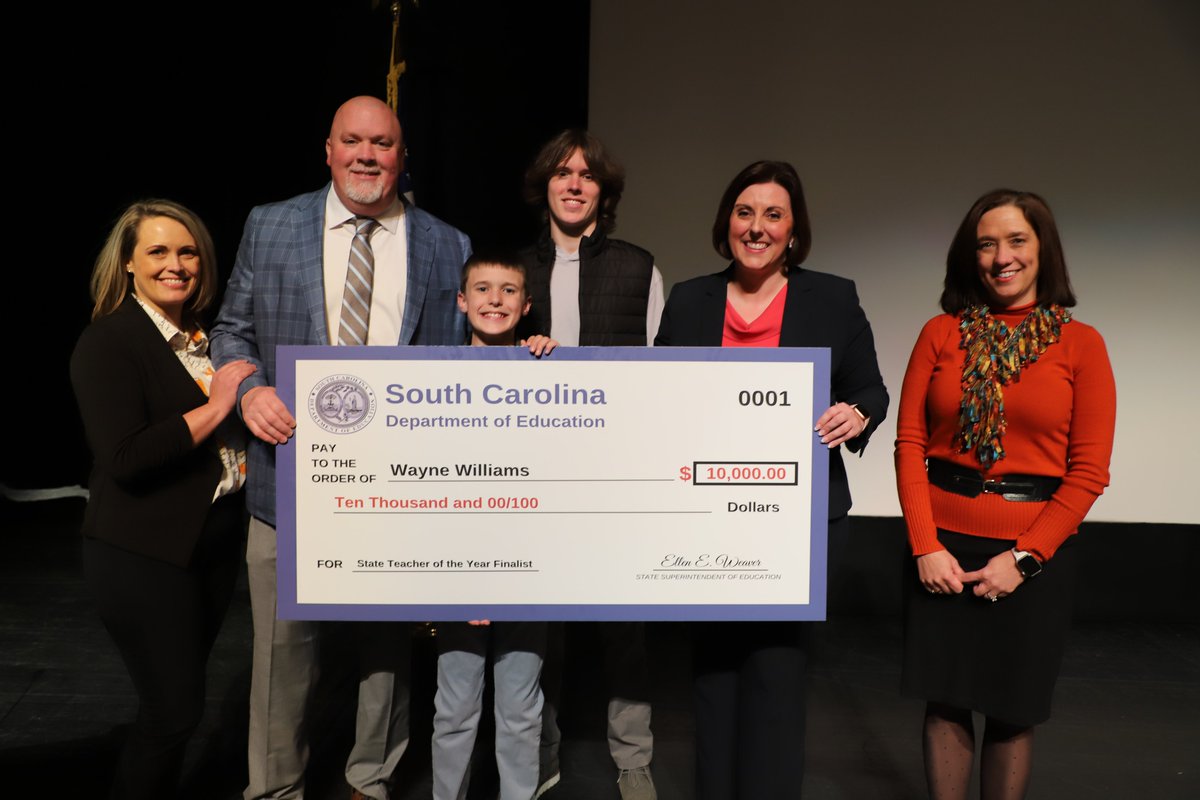 CloverEagles's tweet photo. Mr. Wayne Williams has been selected as a finalist for South Carolina State Teacher of the Year!

READ MORE: https://t.co/5FeZqrnmJx

@cloverhighcte @CHS_BlueEagles https://t.co/ealkRrcevb