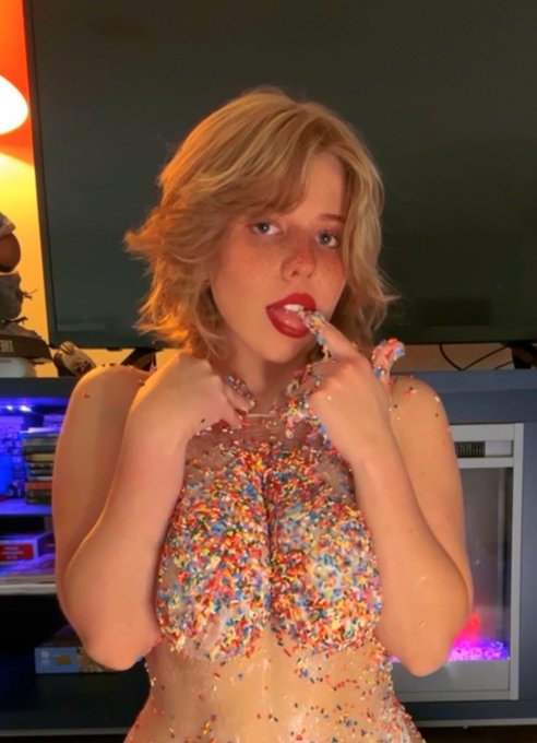 Hey uhhh,,, u got a little something on your,,, uhh https://t.co/CEKC0btFBn<a href="/tag/thebadbatchspoilers"class="tags"><span>#thebadbatchspoilers</span></a>