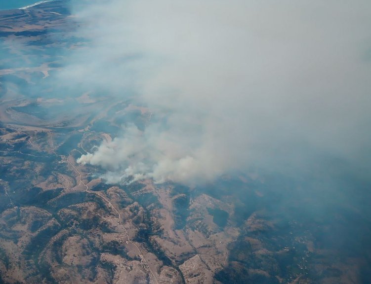 Actualización #IFPaulún1, #Navidad, #OHiggins  
Activo con alta intensidad.
🔴#AlertaRoja por amenaza a viviendas.
Superficie preliminar➡️70 ha.
Recursos⬇️
