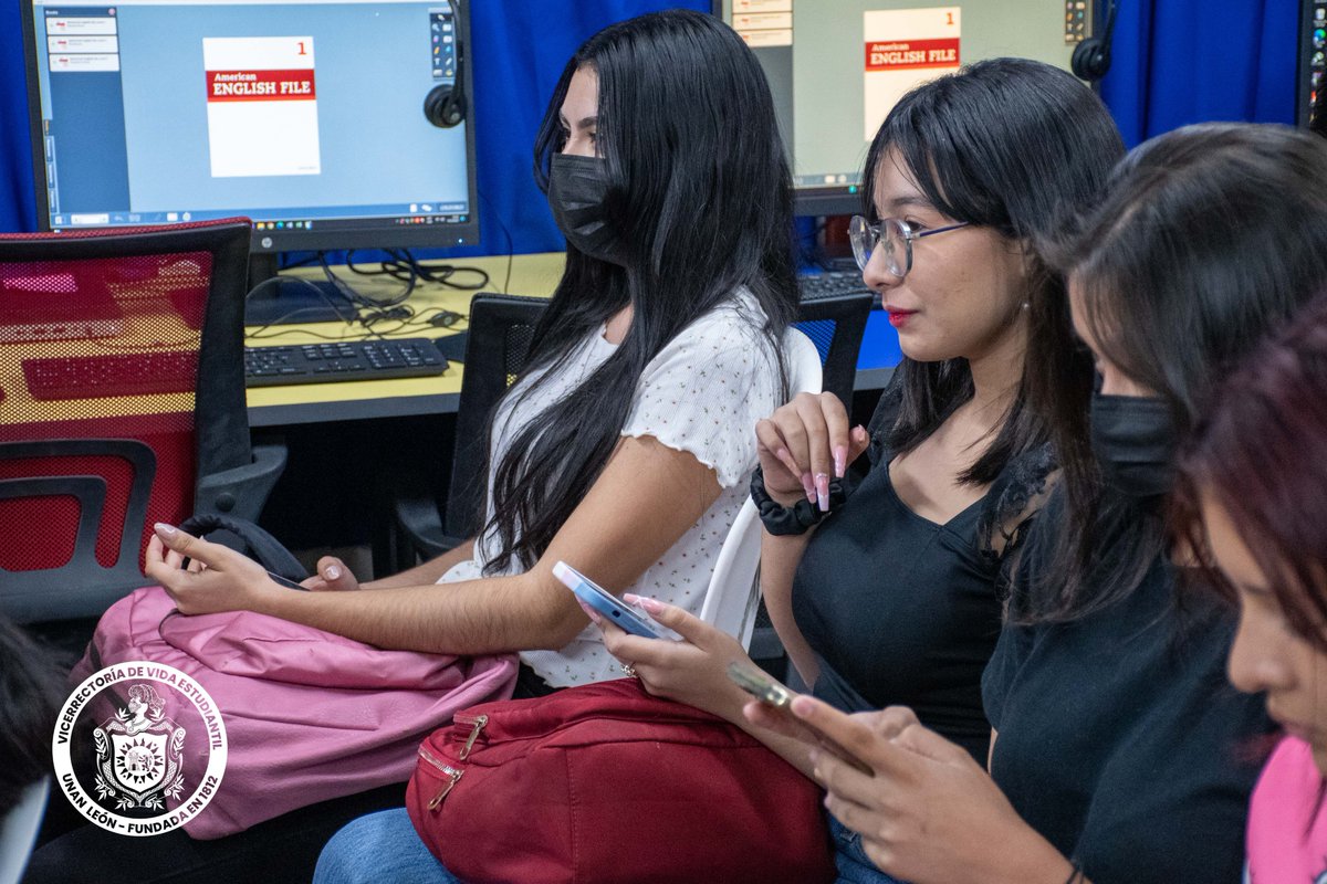 DAEunanleon's tweet photo. Capacitación de inducción sobre los Servicios Estudiantiles que ofrece nuestra Bicentenaria UNAN-León.

Dirigido a estudiantes de primer ingreso.

#VidaEstudiantil #AsesoríaAcadémica https://t.co/IcgZUUqDCO