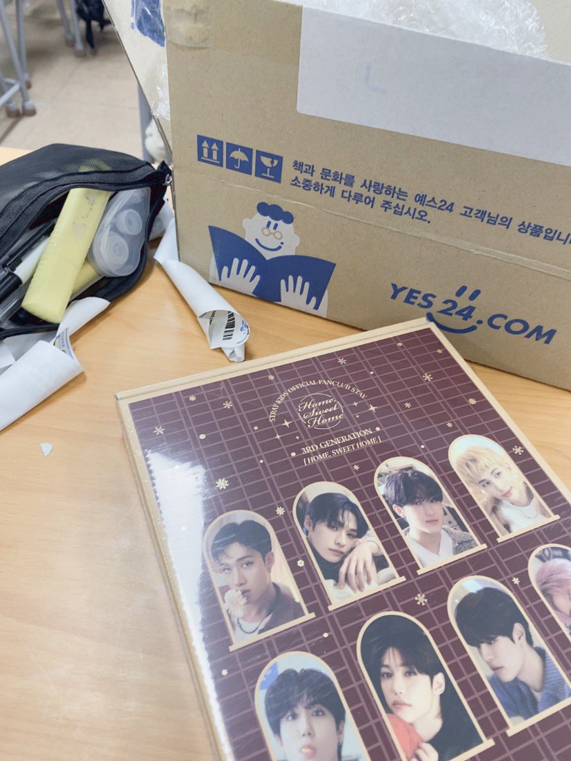 hwfeli_x's tweet photo. ㅅㅂ 고3이라 엄마가 잠든후에 실시간으로 찍고잇슴 https://t.co/J692WQCOx1
