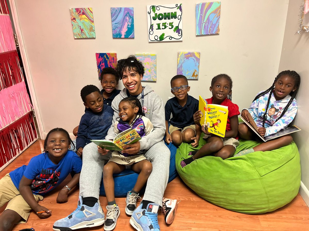 BranchesFL's tweet photo. WE LOVE OUR AMERICORPS!
@AmeriCorps week continues at Branches and check out our AmeriCorps member spotlight!
Meet Sajony Figueroa, Kelson Baptiste and Janiaya Forbs
Thank you for all you do!
@VolunteerFla #Branchesfl https://t.co/TGAkr57PQG