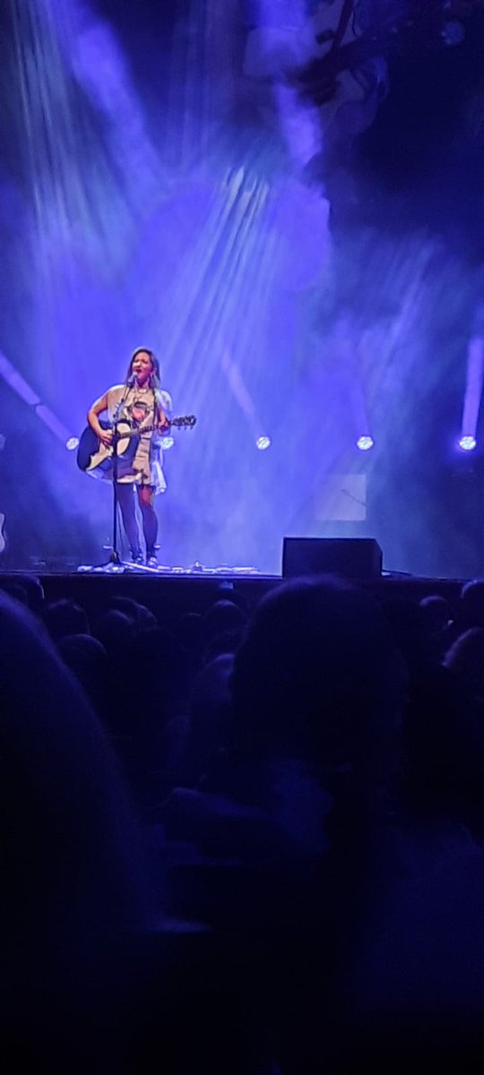 Great night seeing <a href="/KTTunstall/">KT Tunstall</a> at the Usher Hall in Edinburgh, and an impressive double shift from <a href="/andywburrows/">Andy Burrows</a>.