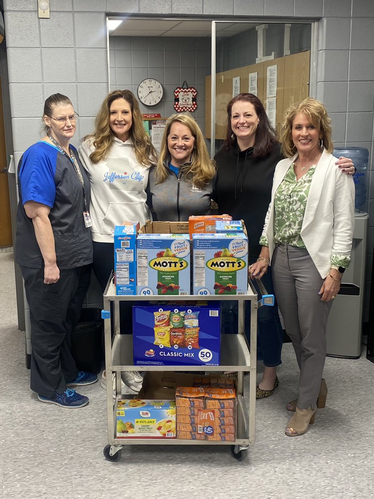 CosmopolitanJc's tweet photo. JC Cosmos members made a special delivery today to help T1D kiddos &amp; their awesome school nurses throughout @JCSchools_ Excited to expand the “Cosmos Support T1D in JC” initiative to #JCMO/Cole County schools in ‘23–‘24. More to come from #TheClubThatFightsDiabetes!💜 https://t.co/12cs5chsxB
