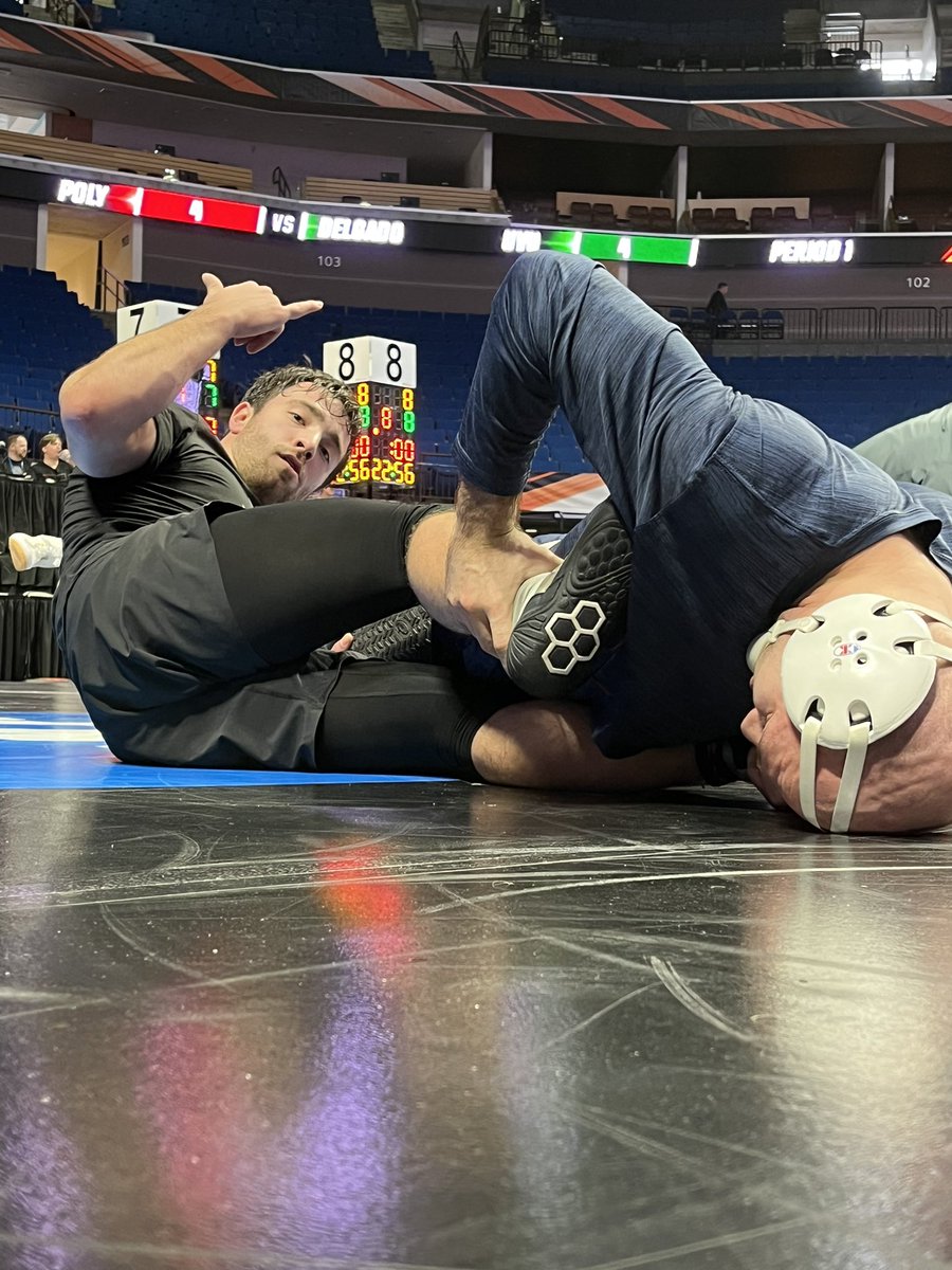 One last workout before competition begins! ⚔️💪😤

#GoHoos | #TheVirginiaWay