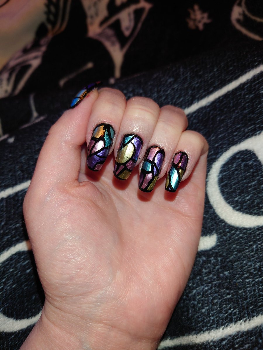 amyischill04's tweet photo. Day 2: Pattern
I was aiming for a sort of stained glass kind of thing... Not sure if it really comes across like that but it is still a pattern!!😂
#DechartGames #DechART https://t.co/va2WK3g6ab