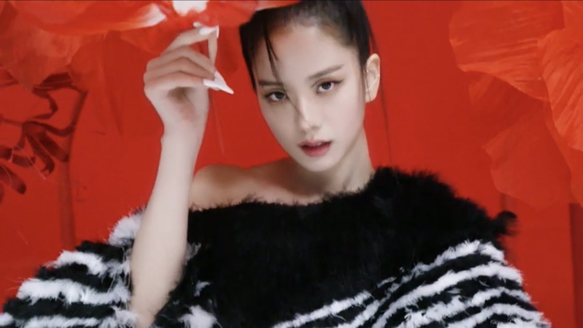 daial_25's tweet photo. يالله جميله جميله 🥹✨✨#JISOO #JisooSolo https://t.co/ge4dJAgBRD
