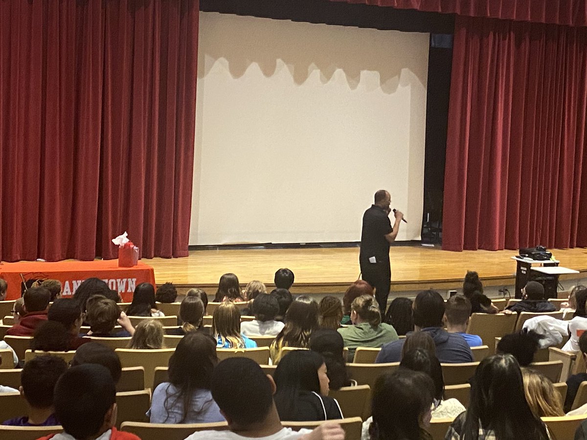Awesome 6th and 7th grade PBIS assemblies today with Coach Robinson!  Great message about staying focused, forming good habits, and working hard in the classroom! Thank you Mr.Leininger and Mrs.Richards for working with Coach for this powerful message today!