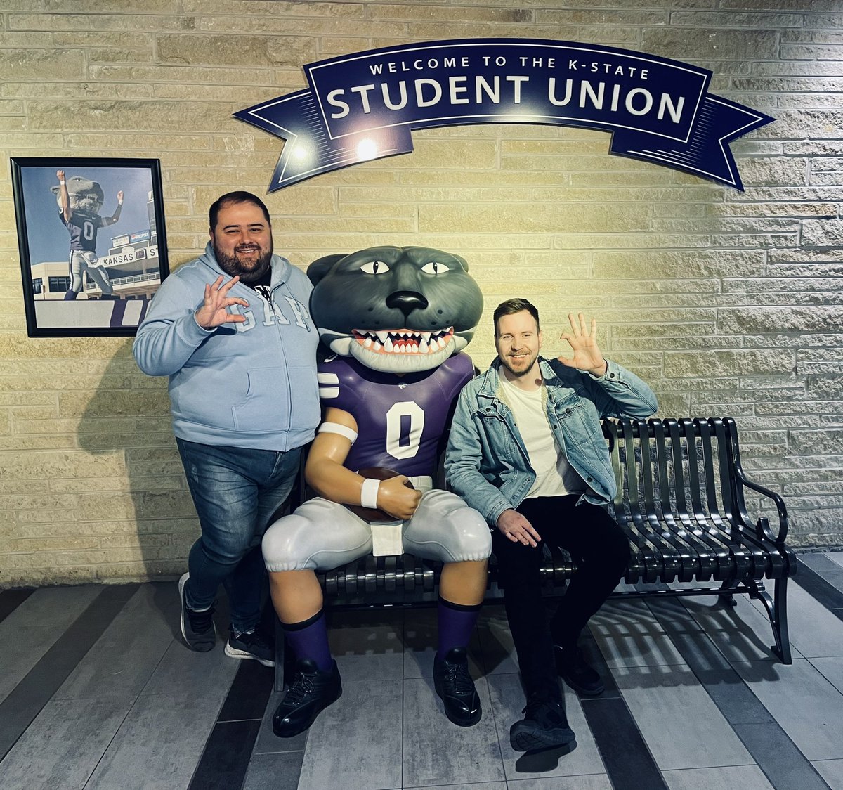 GraceBerumen's tweet photo. What a nice surprise visit from one of my favorite EdCats, friend and K-State alumni Dallas Helzer 💜 It was so nice to see you, catch up and hear all about your life in Poland 🇵🇱 
#kstatedmsa
#kstatediversity
#kstate
#kstatealumni
#edcat https://t.co/g6iaVFFCdu