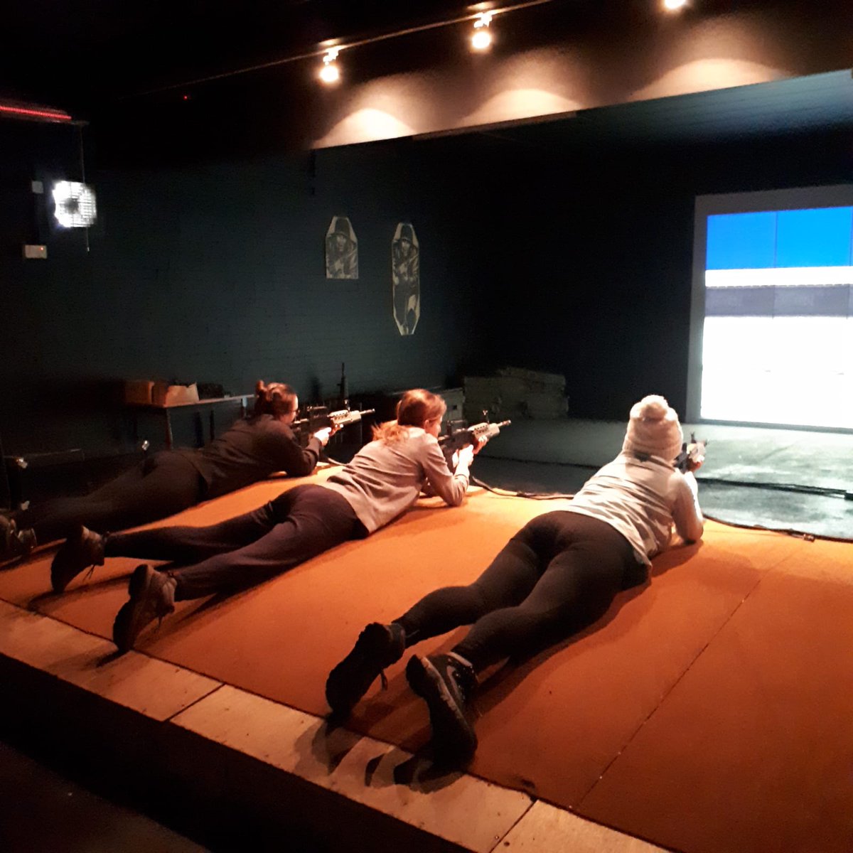 Soulgirl999's tweet image. Awesome to join colleagues from @shropsfire @HWFire @WMerciaPolice at #Donnington for an away day with the local @Army_Engagement team. Gun run, DCCT, Escape Room &amp;amp; obstacle course! Many thanks to Liz @WOWestMercia for the opportunity #teamwork #fire #police #workingtogether 🚒🚓