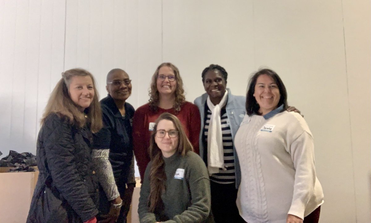 SandhillsCC's tweet photo. The SCC Staff Council has been serving our community for the last few weeks by volunteering at the Food Bank of Central and Eastern North Carolina. We love to see it; keep it up! @FoodBankCENC
#SandhillsCC #CommmunityService https://t.co/f8DyV717ev