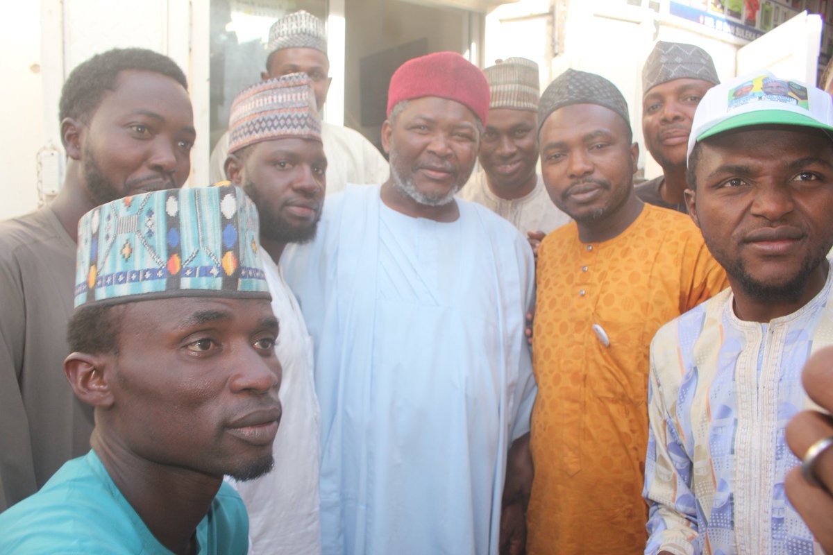 Mujaheed_01's tweet photo. @dawisu #FarmCenter ta #MIK ce 🤝 https://t.co/5Yawkj4Hzn