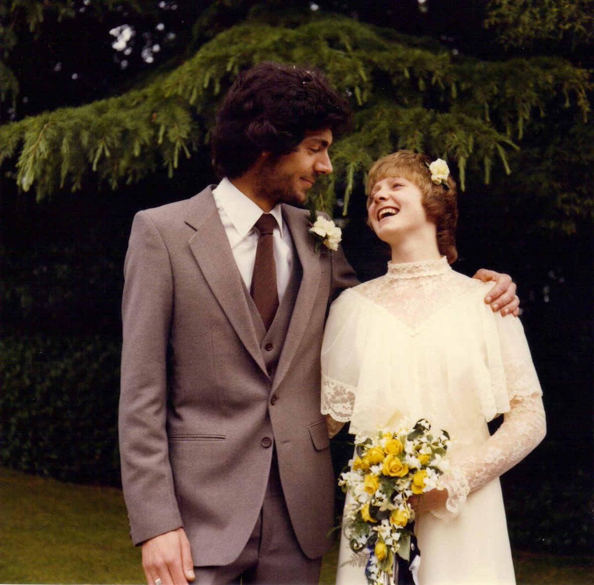 The_70s_Guy1's tweet photo. @CallSignSiren @QueenVofCoffee We were. This was us, 43 years ago. #marriedforlife https://t.co/whg90Zfg8A