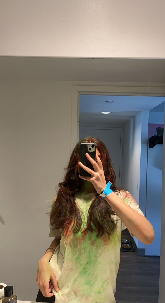 tanistfu's tweet photo. holi 😋 https://t.co/dsir5kkq30