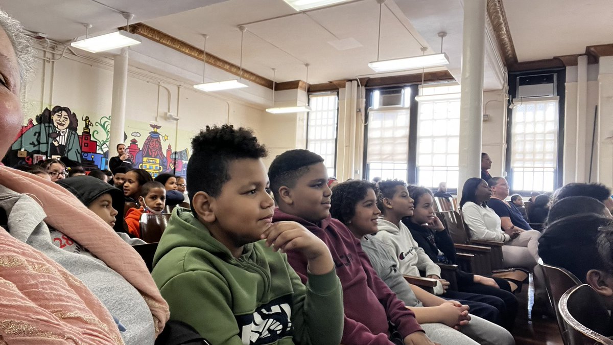 Ps28S's tweet photo. #InsideBroadway was awesome #arts #talent @NYCSchools @CSD9Bronx #DukeEllington #CottonClub #sophisticatedladies https://t.co/rQhSw5acf9