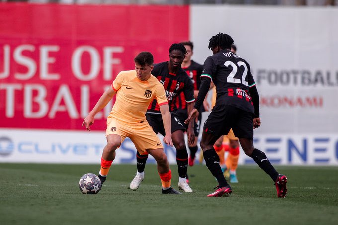 JuvenilDH's tweet photo. 📝 Un centrocampista total🔴⚪️, pisa fuerte

👟 @davidmunozz8 no sale de los planes📚 de @Torres 

✍🏼 @ManuArenas00 

🔗 https://t.co/cfjFCasvqD

#JuvenilDH👟 #AupaAtleti🔱 https://t.co/6ieQMXVRp4