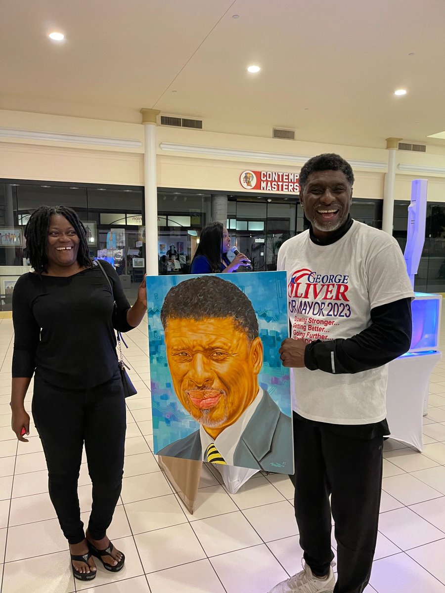 PerfectUnionArt's tweet photo. At the gallery yesterday, Artist Assaf Graffiti presented an original portrait to George Oliver, Candidate for Ocoee Mayor. Thank you Assaf for being the person that you are. I am so thankful for the positive energy and generosity of spirit that permeates through this gallery. https://t.co/t1lzWuSo9O