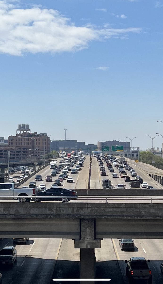 wrbailey8's tweet image. Volatile days are best spent taking a walk in the park

I saw blue skies, people, money being spent, and plenty of traffic

#alloftheabove #this2shallpass