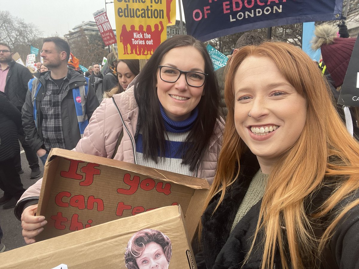 redhairedteach_'s tweet photo. @NorfolkNEU what a day! #SaveOurSchools https://t.co/Tfh0yC1FJg