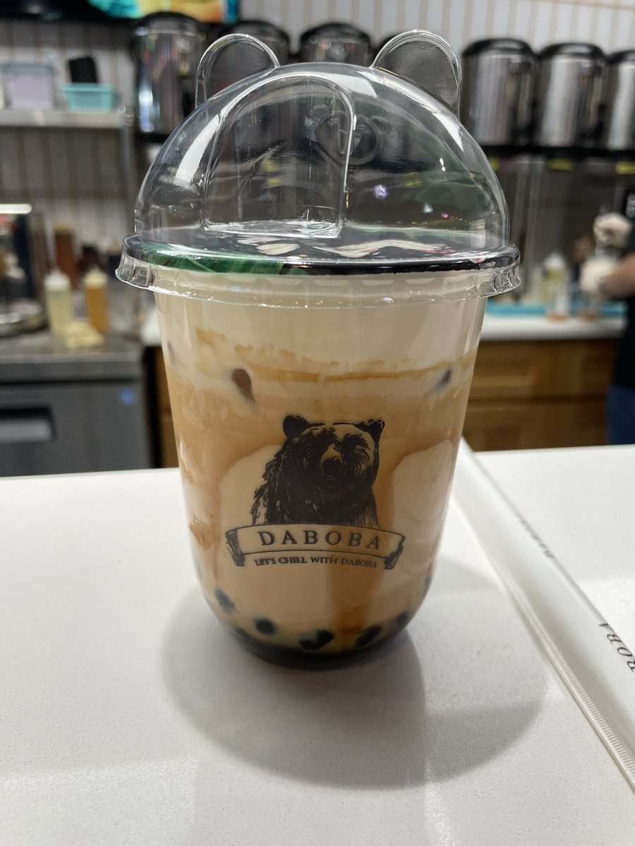 CFoodwaves's tweet photo. Brown sugar milk tea with a bear theme! #boba #brownsugar #milktea #chicago #eatlocal #drinklocal #chinatown #daboba #asianfood #foodblogger #communityfoodwaves https://t.co/jKuq9XOjZV