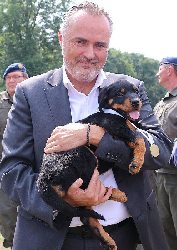 florianklenk's tweet photo. bin gespannt für wen sich die genoss:innen entscheiden. https://t.co/OvfH6sxCgN