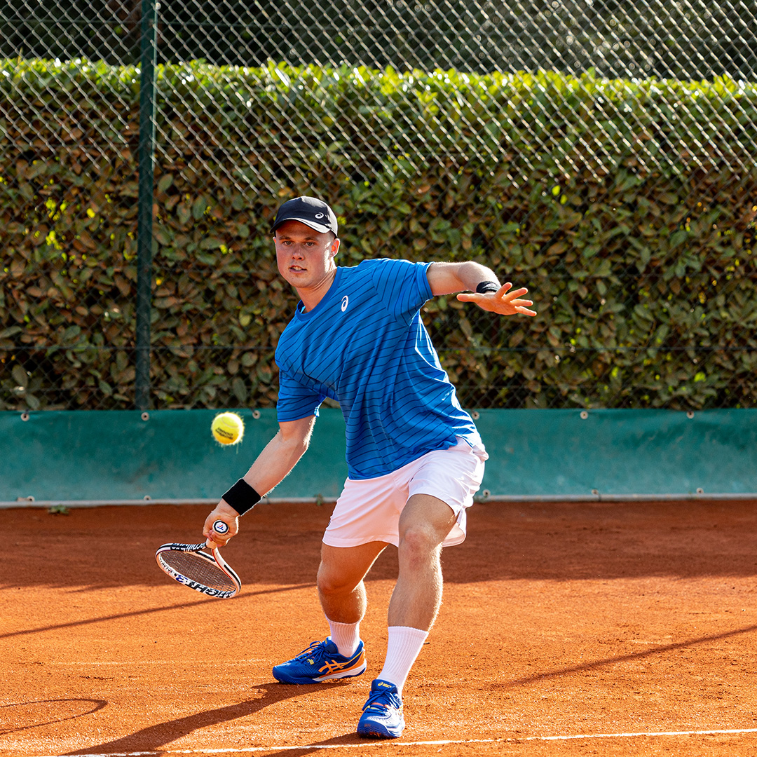 ASICSTennis's tweet photo. Good on the baseline? Then our #GELRESOLUTION and #GELCHALLENGER shoes are a great fit for your next match... 🎾#ASICSTennis https://t.co/DTfRXNPTRd