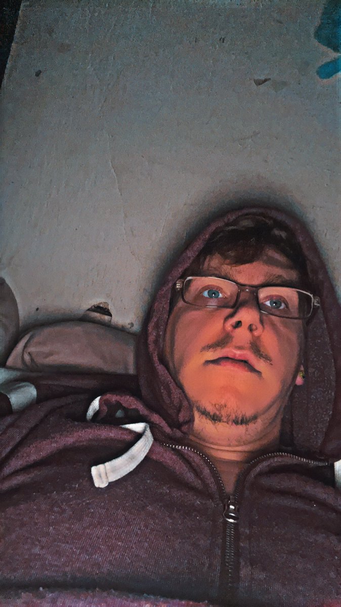 DexHolladay's tweet photo. When your zoned in on the documentary that you are watching. Very interesting to say the least. Loving it so far #PlayBoyMurders #CrimeShow https://t.co/3OUQrElHK3