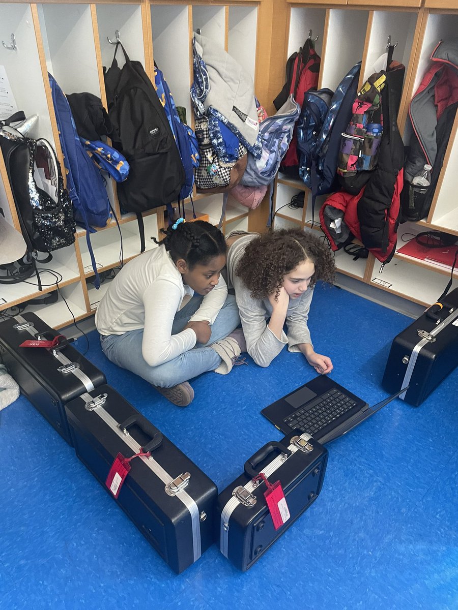 Elissa O'Sullivan (@eosullivan_3) on Twitter photo Annotating to analyze poetry and then reading poetry to practice fluency! <a href="/PamStokes609/">Pam Stokes</a> #barnegatinspires Annotating to analyze poetry and then reading poetry to practice fluency! <a href="/PamStokes609/">Pam Stokes</a> #barnegatinspires