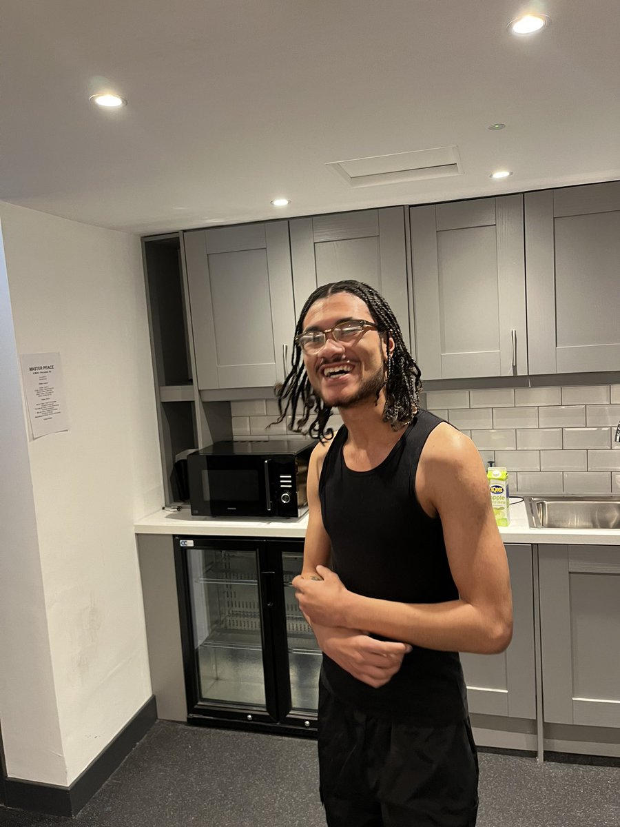 deonjgraham's tweet photo. played my first international deon graham set today 🥲❤️🇮🇪 https://t.co/bOyg6hbH5H
