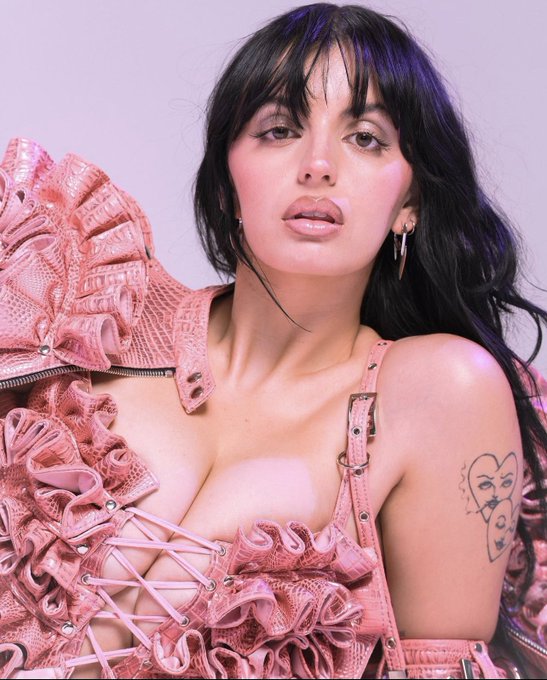 Watch Skella Borealis's leaked NSFW photo on TwXstars