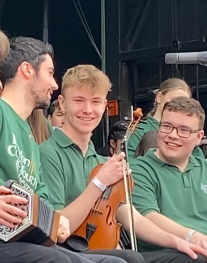 CelticLondon's tweet photo. We had a great time playing for the St. Patrick's Festival in Trafalgar Square. #fantasticperformance #youngpeople #creatingmemories, #newfriendships. Special thanks @LDNIrishCentre, a well organised, excellent community event. ☘️🎶🙌@IrelandEmbGB @EByrnewhelehan @FiddlerLondon https://t.co/Z1PMxlRcA7