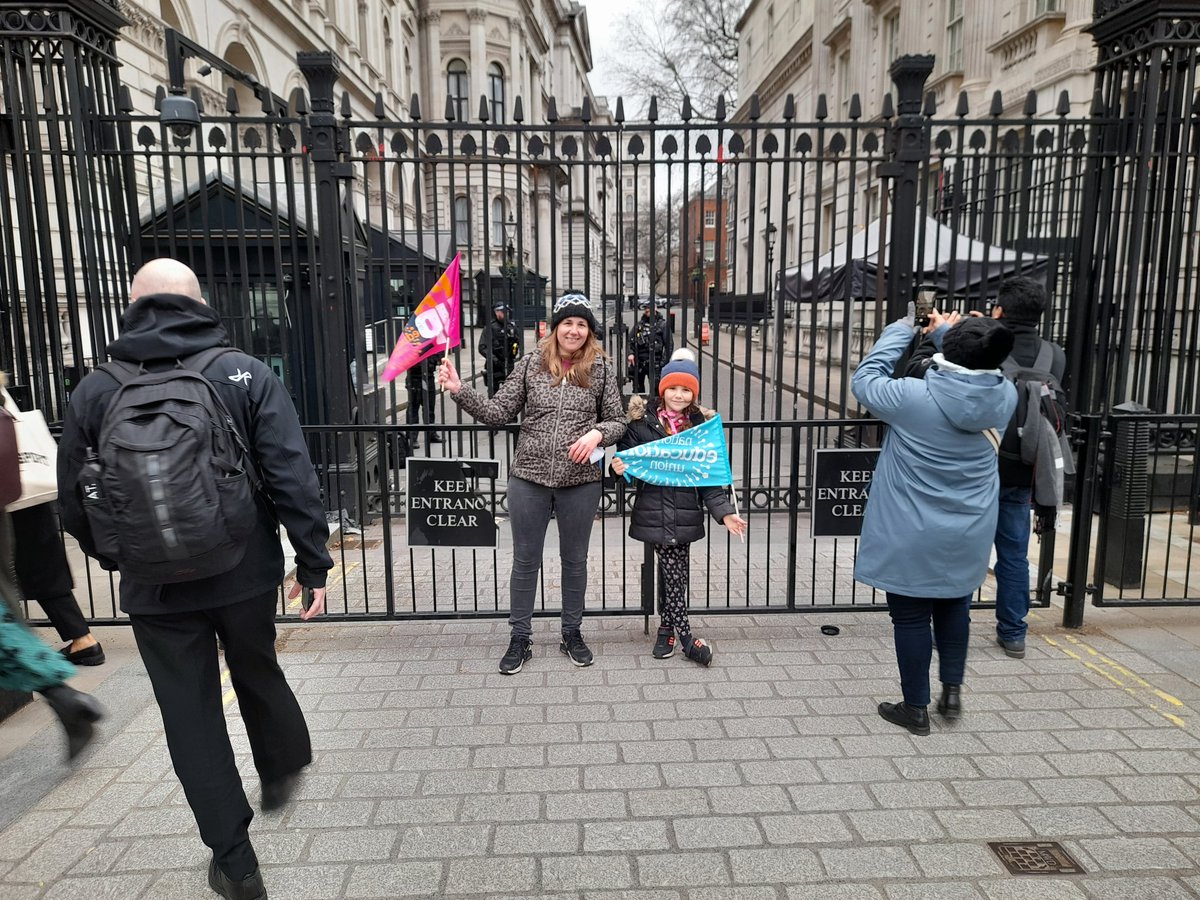 Uplifting day in London amongst so many teachers all asking for better for the children of this country #SaveOurSchools #NEU