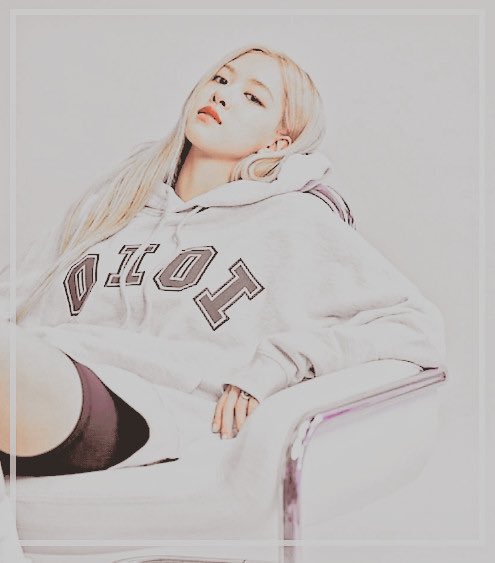 — 𝐓𝐇𝐄 𝐇𝐄𝐀𝐋𝐄𝐑. 

       mi cha “mickey” park. an
       original character crafted 
       for the harry potter verse. 
       pureblood. slytherin. 
       apprentice to madam
       pomfrey. she/her. 

a deity of #𝐡𝐲𝐥𝐢𝐚.