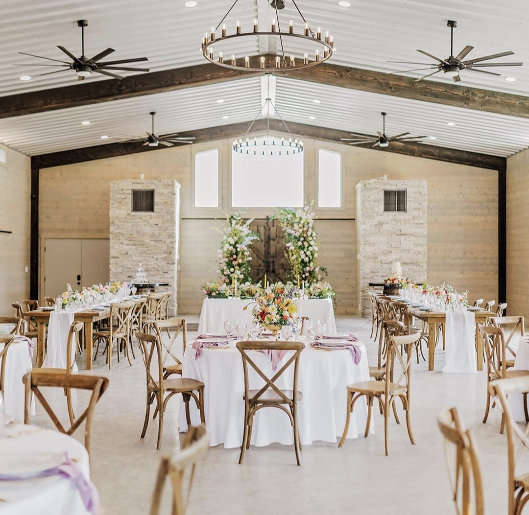 It's spring break! So if you haven't already filled your weekend, this is a perfect time to tour venues. The Circle C Barn Venue NEEDS to be on your list. The rustic decor and fun vintage details make it the perfect spot for couples who want that Texas feel without overpowering w