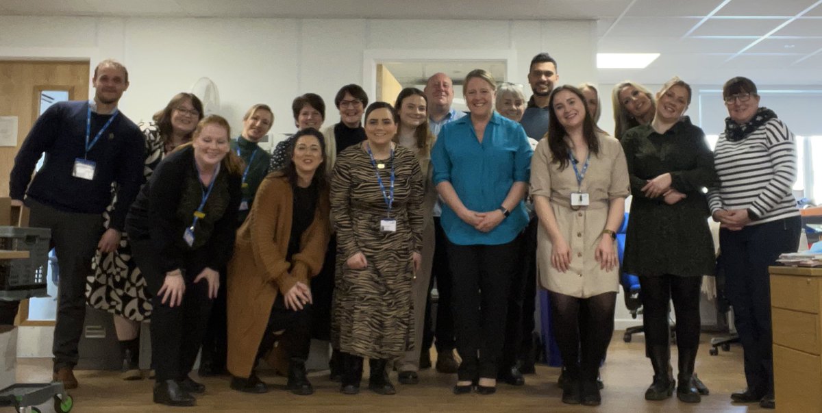 JulieHSherwood's tweet photo. Last fortnightly People Services team meeting this morning with our Director of People @jo87826201
Good luck in your new role at @HPFT_NHS ! #TopHRteam #HR #NHSHR #PeopleServices https://t.co/V0wCCuEvyg