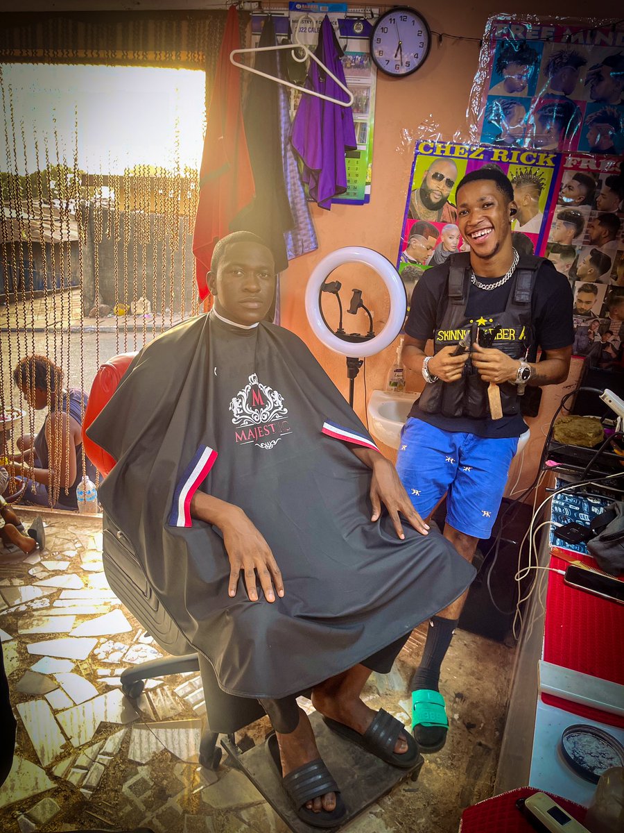 FrancisTuray8's tweet photo. #SaloneTwitte, here is a reason to try out Skinny, a gentleman who has perfected his craft.
Give him a call on +232ย 99ย 54ย 42ย 25
๐โโ๏ธ๐ธ๐ https://t.co/10fAKL60yN