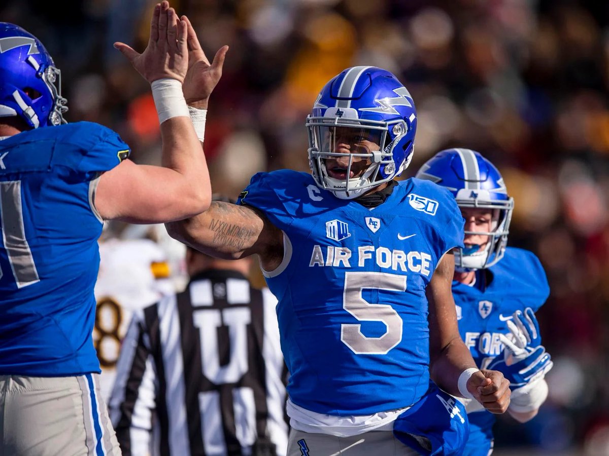 Blessed to recieve my first Division 1 Offer from the Us Air Force Academy 🙏🏾 #AGTG .<a href="/jake8shakes/">Coach Jake Campbell</a> <a href="/CoachNickToth/">Nick Toth</a> <a href="/Rosegreennorman/">Manofstill21</a> <a href="/TheCribSouthFLA/">Frank Tucker</a> <a href="/larryblustein/">Blustein Recruiting</a> <a href="/JerryRecruiting/">Rising Stars</a> <a href="/MichaelTunsil/">Michael Tunsil</a> @RWrightRivals @On3Recruits <a href="/247recruiting/">247Sports Recruiting</a> <a href="/DemetricDWarren/">Demetric D. Warren</a>