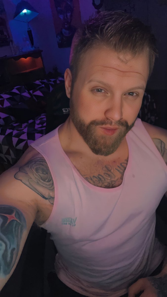 TannerRayCox's tweet photo. HAPPY HUMP DAY!👑
#SLUMGANG LETS  VIBE OUT! ITS THAT TIME!!! LFG!! GOOD VIBES &amp; DRINKS BABY!👑
🔹Sponsored By: @AlexanderCustom
https://t.co/nu8Jt55YnI
👑
👑
👑
#Twitch #twitchstream #twitchstreamer #twitchstreaming #stream #live #viral #gamer #pcgaming #slevenslum https://t.co/CCyJvyeqIU