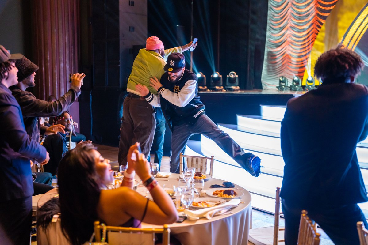 The Streamer Awards on Twitter "The merch store goes down tomorrow