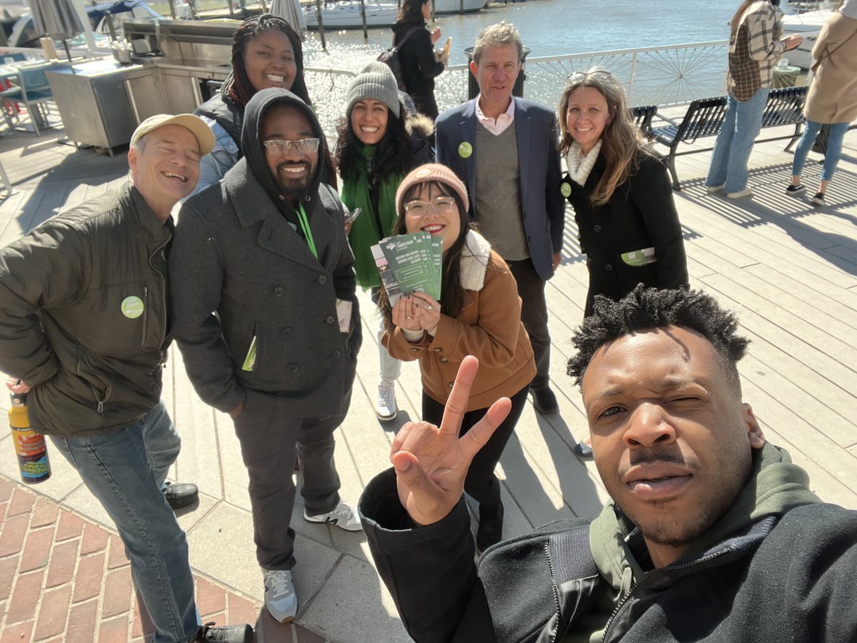 We trained with @mainstreetweets for 2 days to learn how to organize #smallbiz leaders. 

How can we use our knowledge and collective voices to empower everyone, regardless of wealth, background, or location?

#mainstreet #buildpower