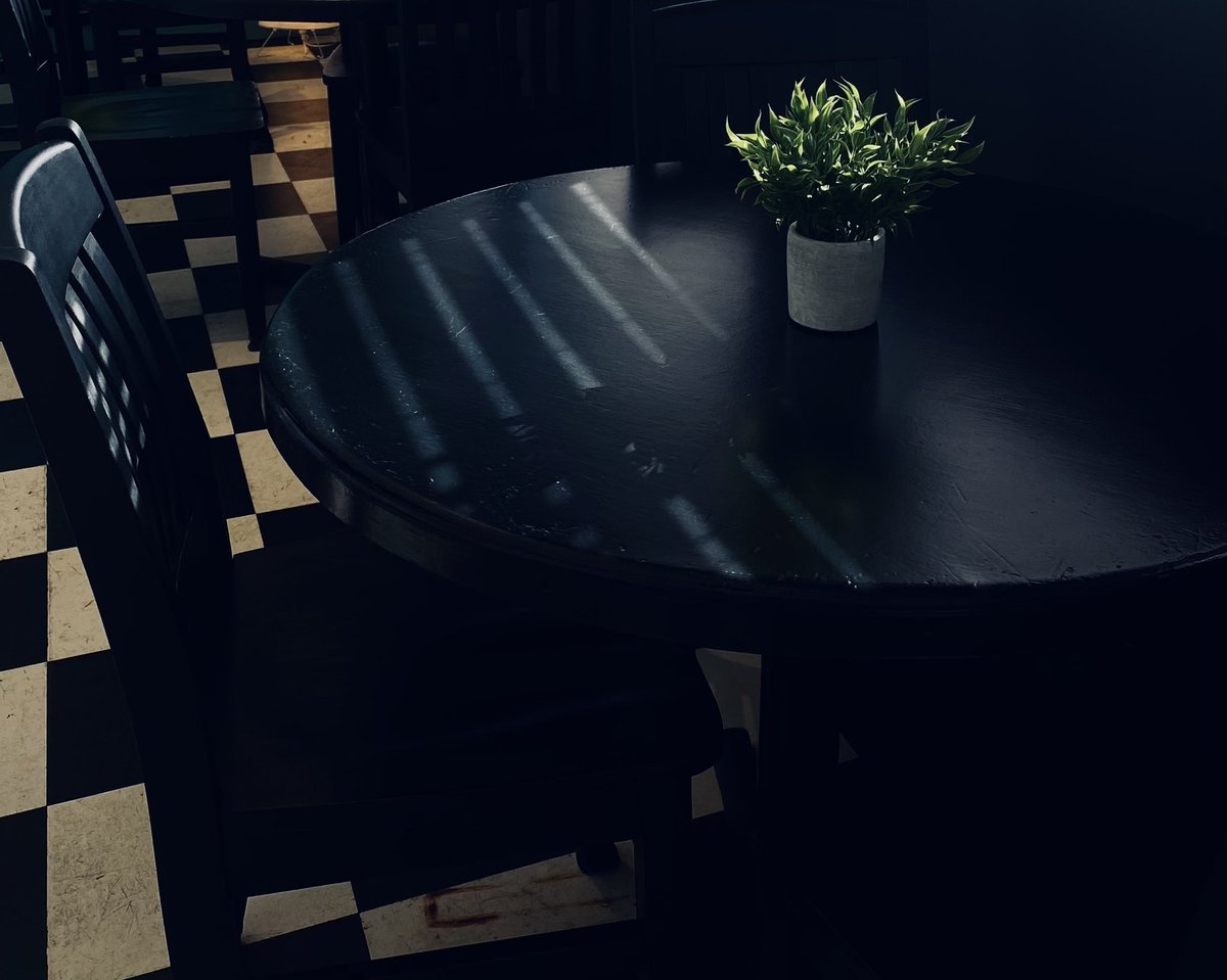 ShellLeDrew's tweet image. Quiet corners and great light. #localspots